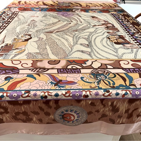 La Femme Aux Semelles de Vent Silky Scarf Wrap - Picture 6 of 16